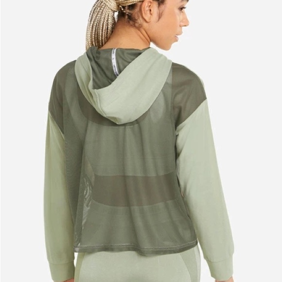 Puma Women's Green Hoodie Sweater - Picture 2 of 11